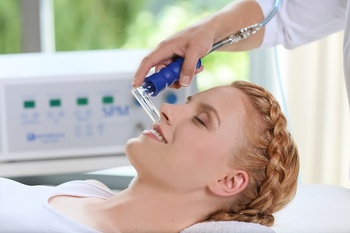 Zuigpompmassage zorgt voor een gezonde en gladde huid Zuigpompmassage zorgt voor een gezonde en gladde huid